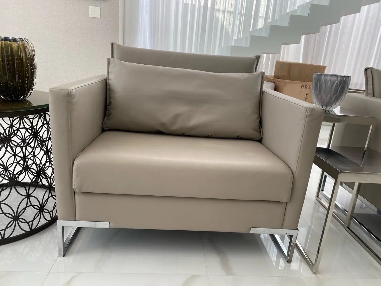 POLTRONA DE ALTO PADRÃO - DESIGN CONTEMPORÂNEO - Foto 3