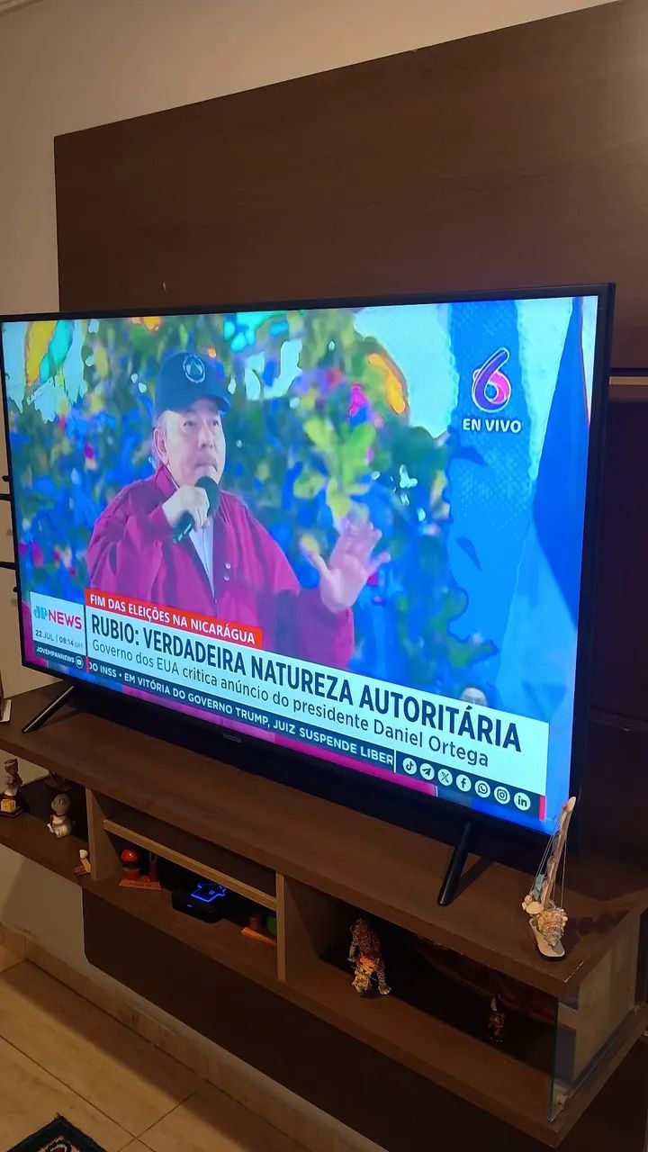 Vende-se Tv Samsung 55" polegadas Led - Foto 2