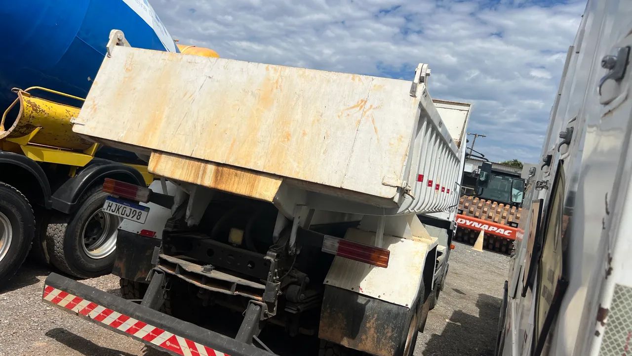 MB 1718 Caçamba  - Foto 4