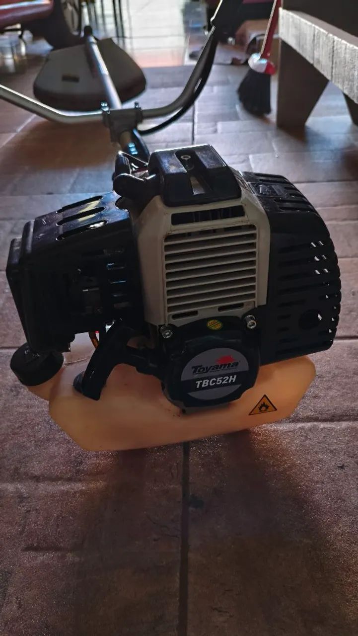 Roçadeira a gasolina usada apenas uma vez 