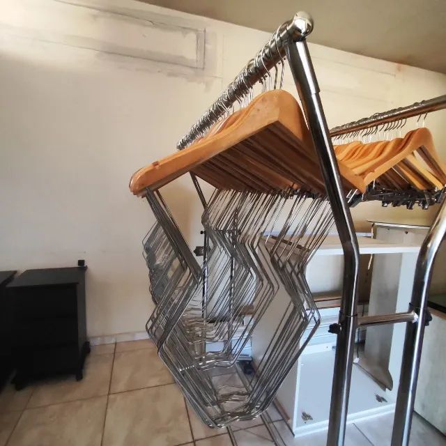Vendo Estrutura Completa para Loja de Roupas