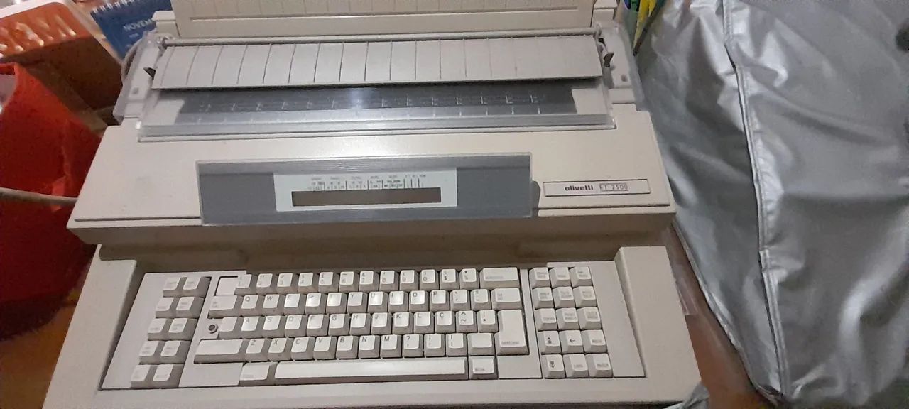 Máquina de Escrever Elétrica65204106258563122
