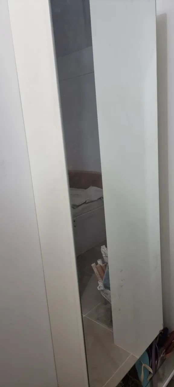 SAPATEIRA DE PAREDE COM PORTA DE CORRER E ESPELHO TOKSTOK.  - Foto 5