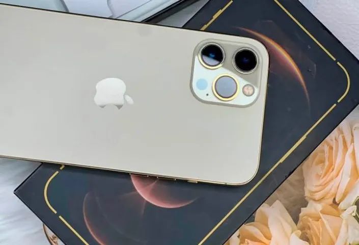 Iphone 12 pro max excelente, para uso 