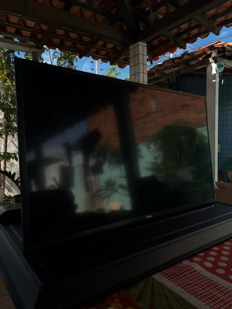 TV smart de 43 polegadas Samsung - retirada de peças