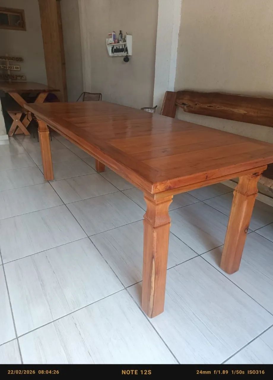 Mesa de jantar de madeira maciça  - Foto 2