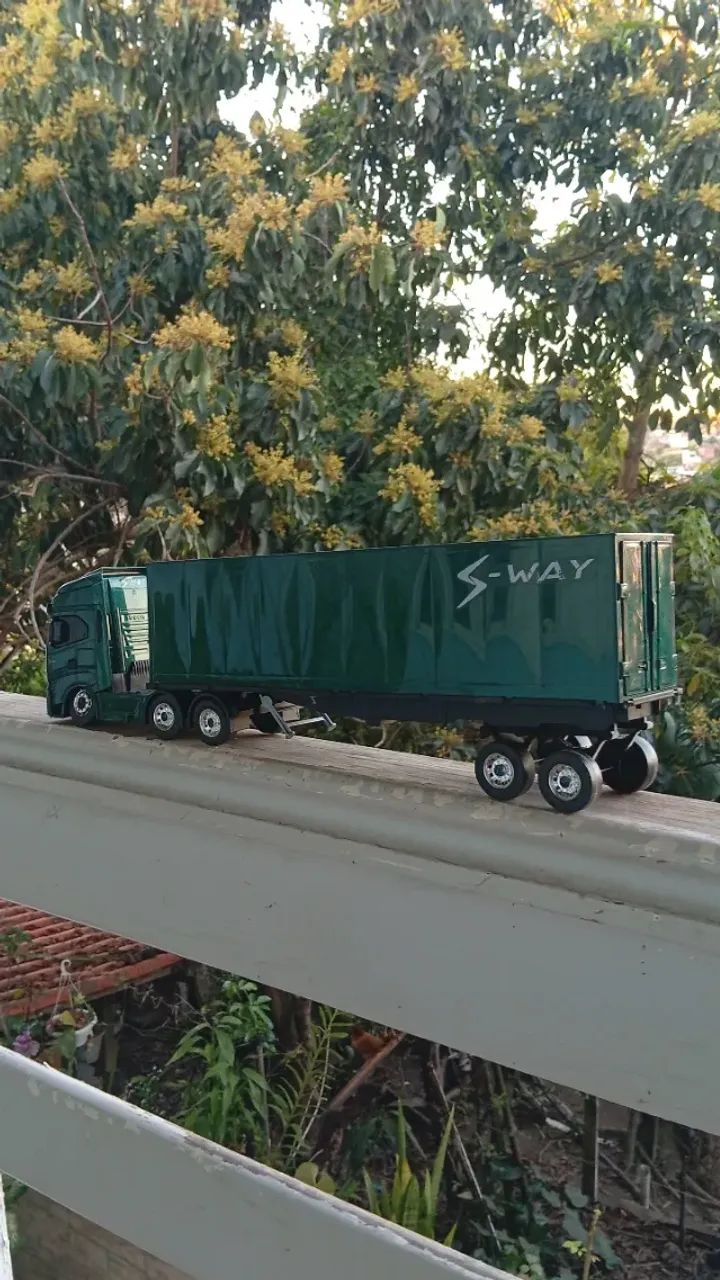 Caminhão de brinquedo Iveco  - Foto 5