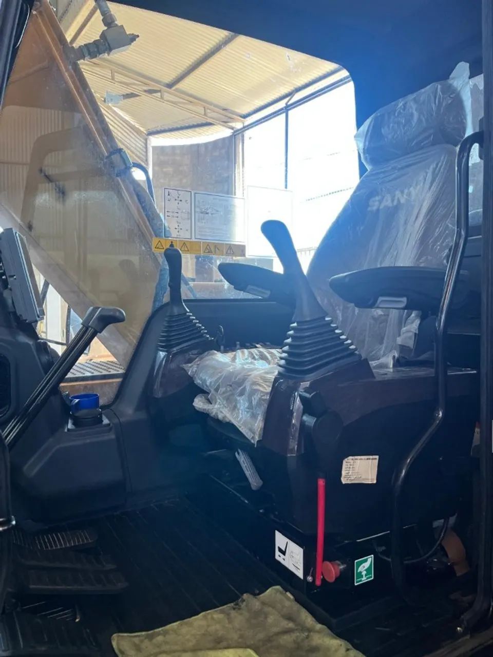 ESCAVADEIRA SANY 155 14 TONELADAS COM ENGATE RÁPIDO - Foto 4