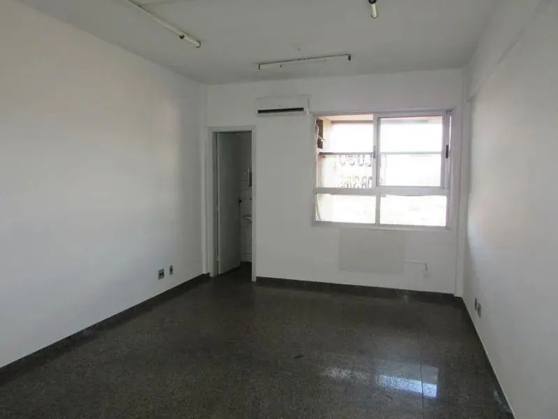 Sala em excelente localização na Raja Gabaglia!
