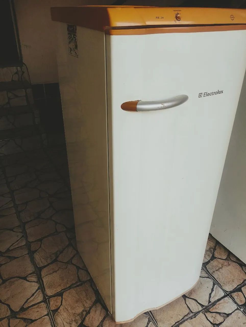 Vendo geladeira Eletrolux  - Foto 2