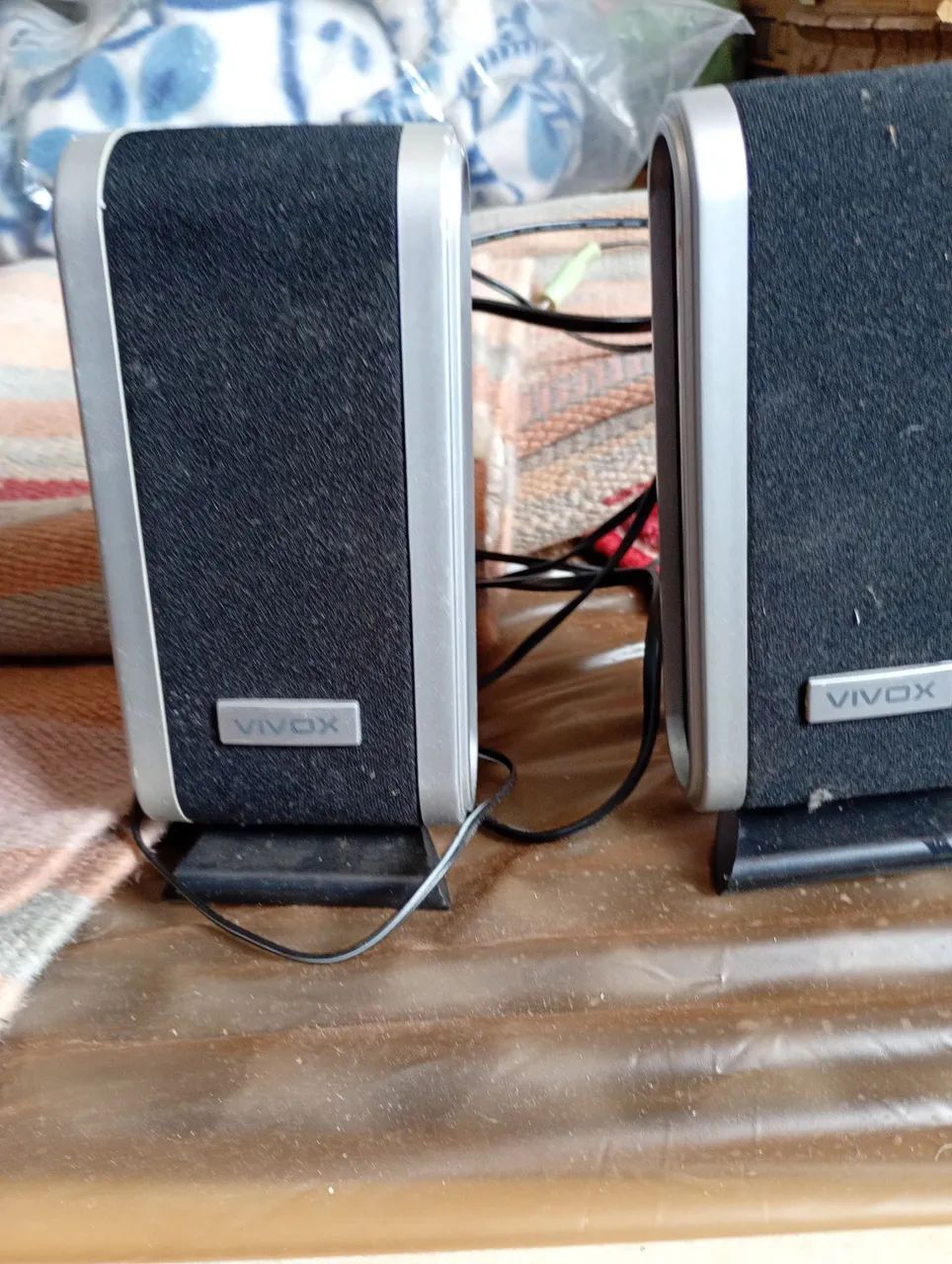 Caixa com fio para computador