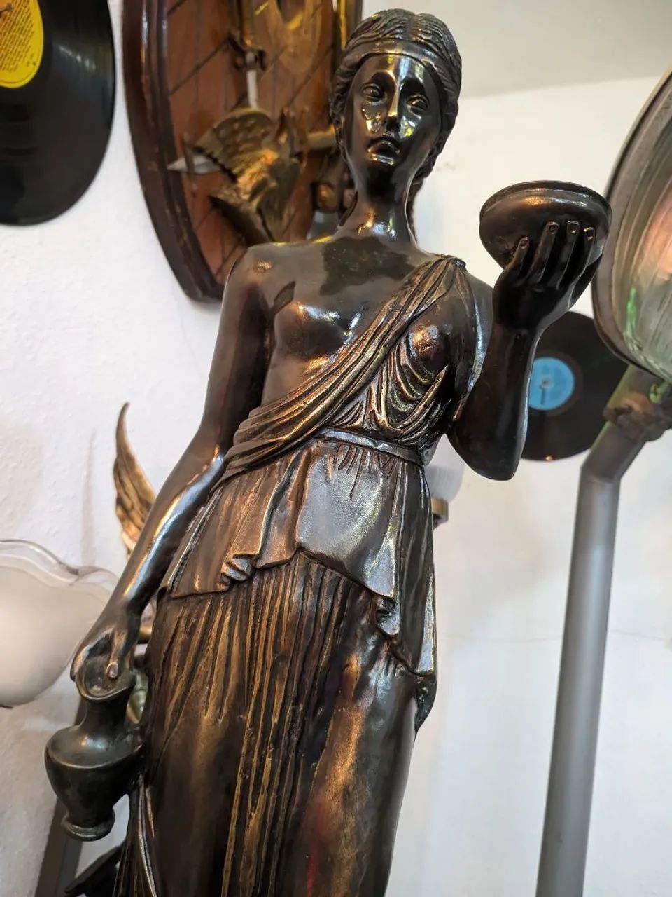 Escultura antiga em bronze macisso  - Foto 2