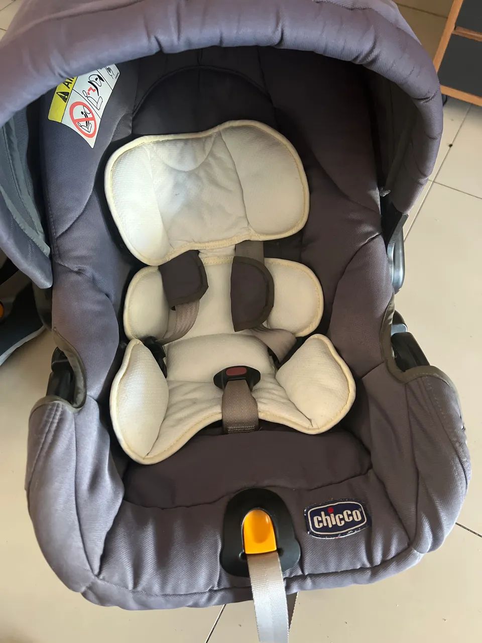 Bebê conforto da chicco com base para carro  - Foto 3