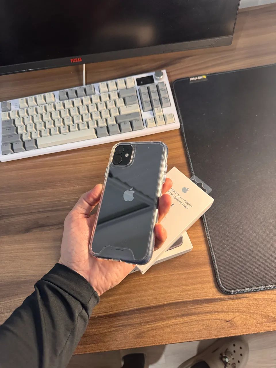 iPhone 11 64GB com Caixa - Em perfeito estado - Foto 4