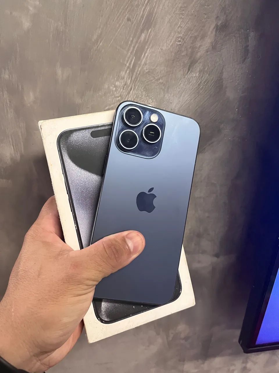 iPhone 15 pro max com garantia todo original valor abaixo para