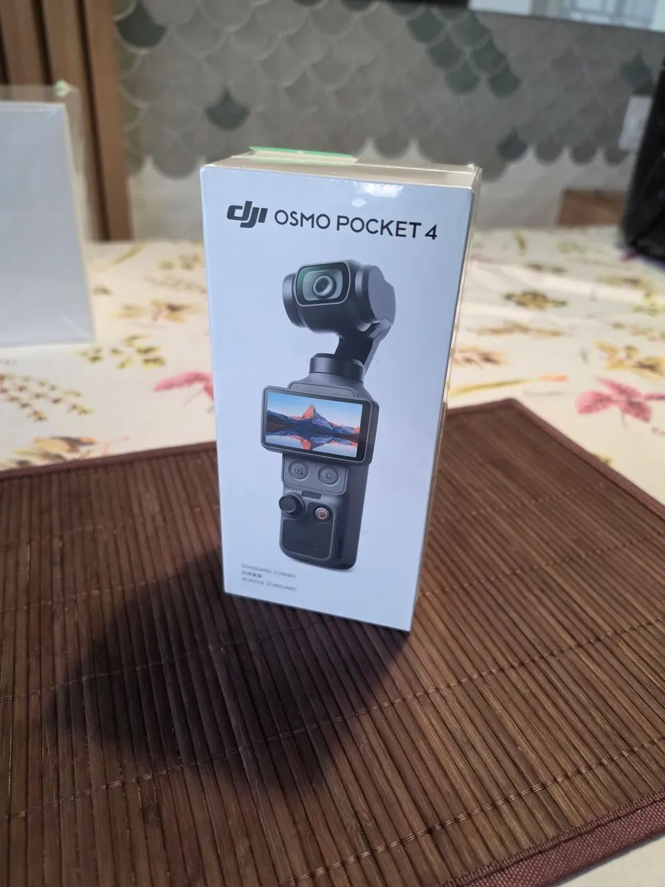 DJI Osmo Pocket 4