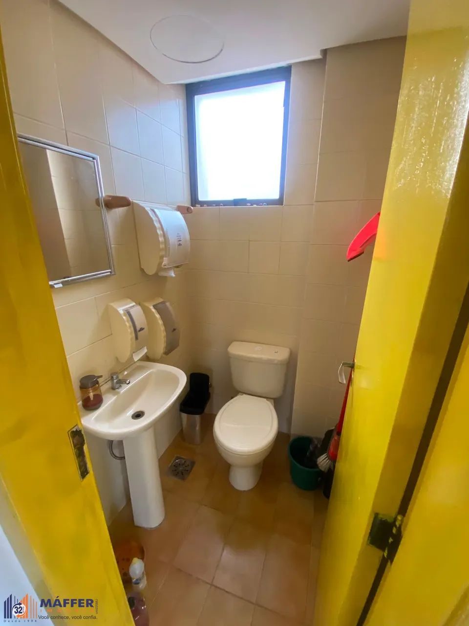 Sala comercial, ensolarada e arejada com 2 terraços. - Foto 4