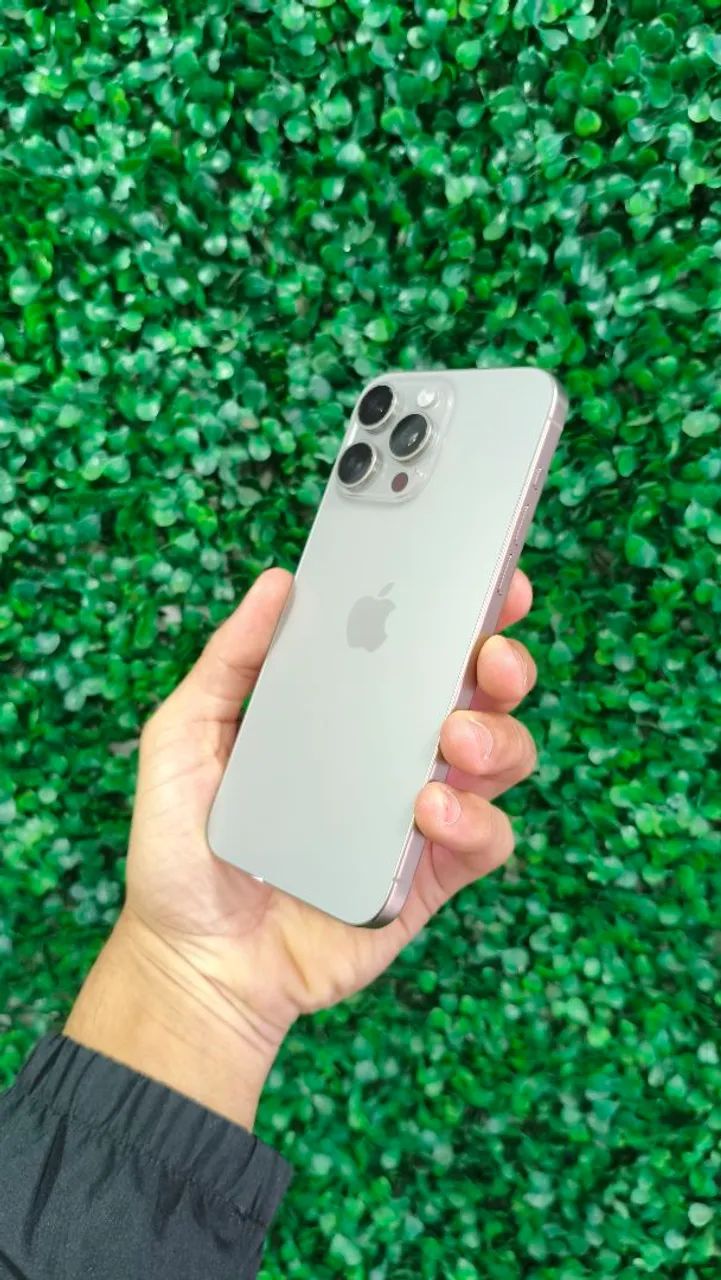 iPhone 15 Pro Max  - Foto 2