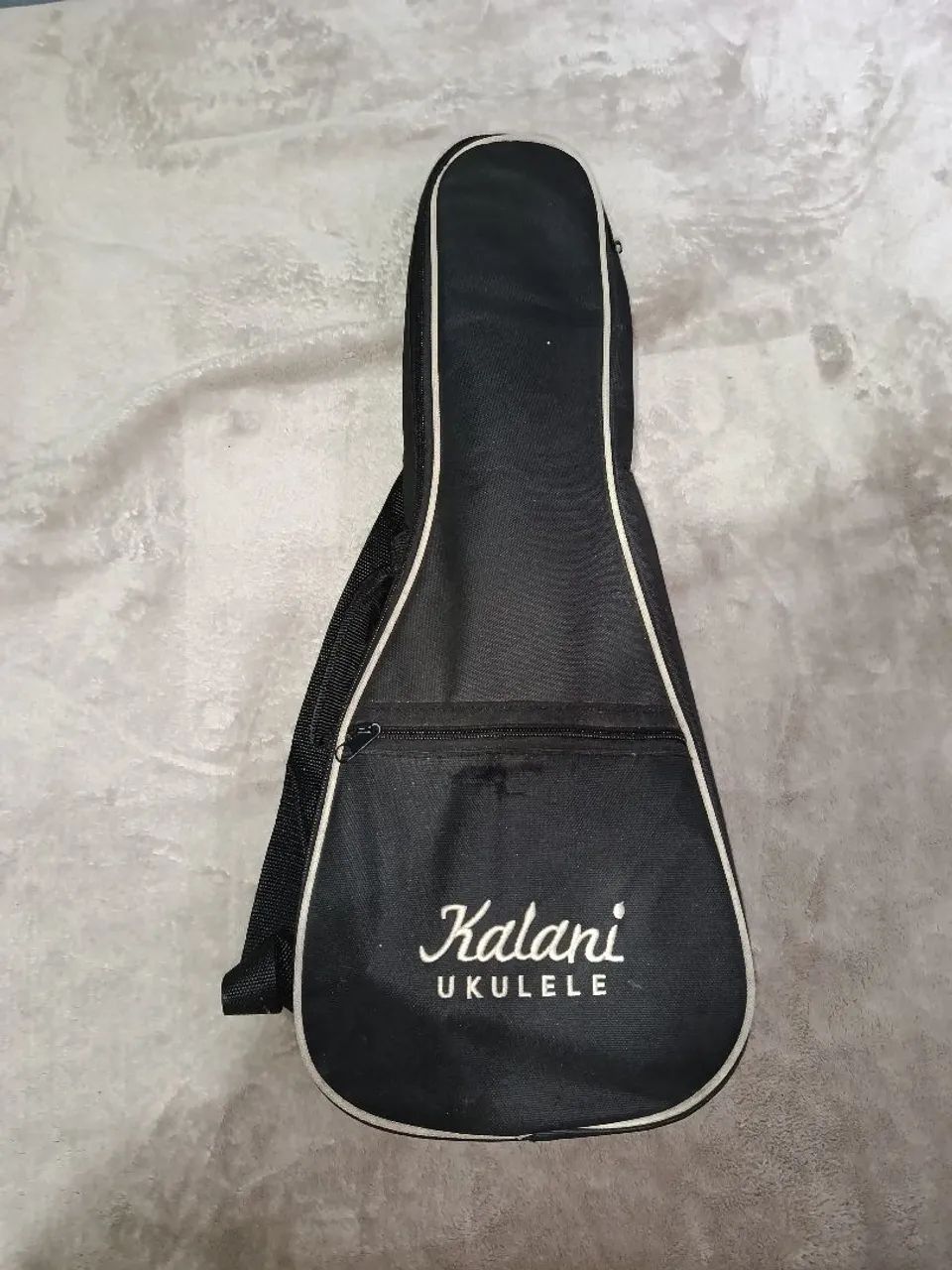 Ukulele semi-novo  - Foto 5