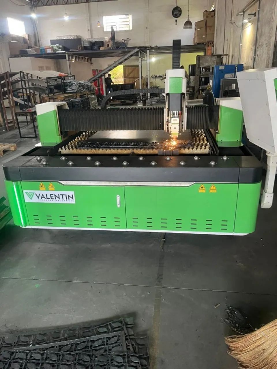 Máquina de Corte a Laser e Compressor - Foto 2