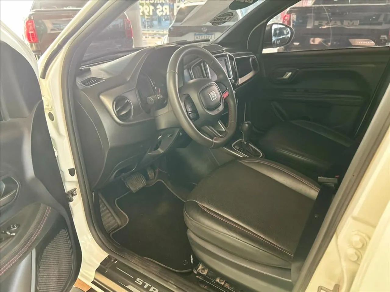 Fiat Strada Ultra 1.0 Flex Turbo CD Aut. 2024 - Foto 4