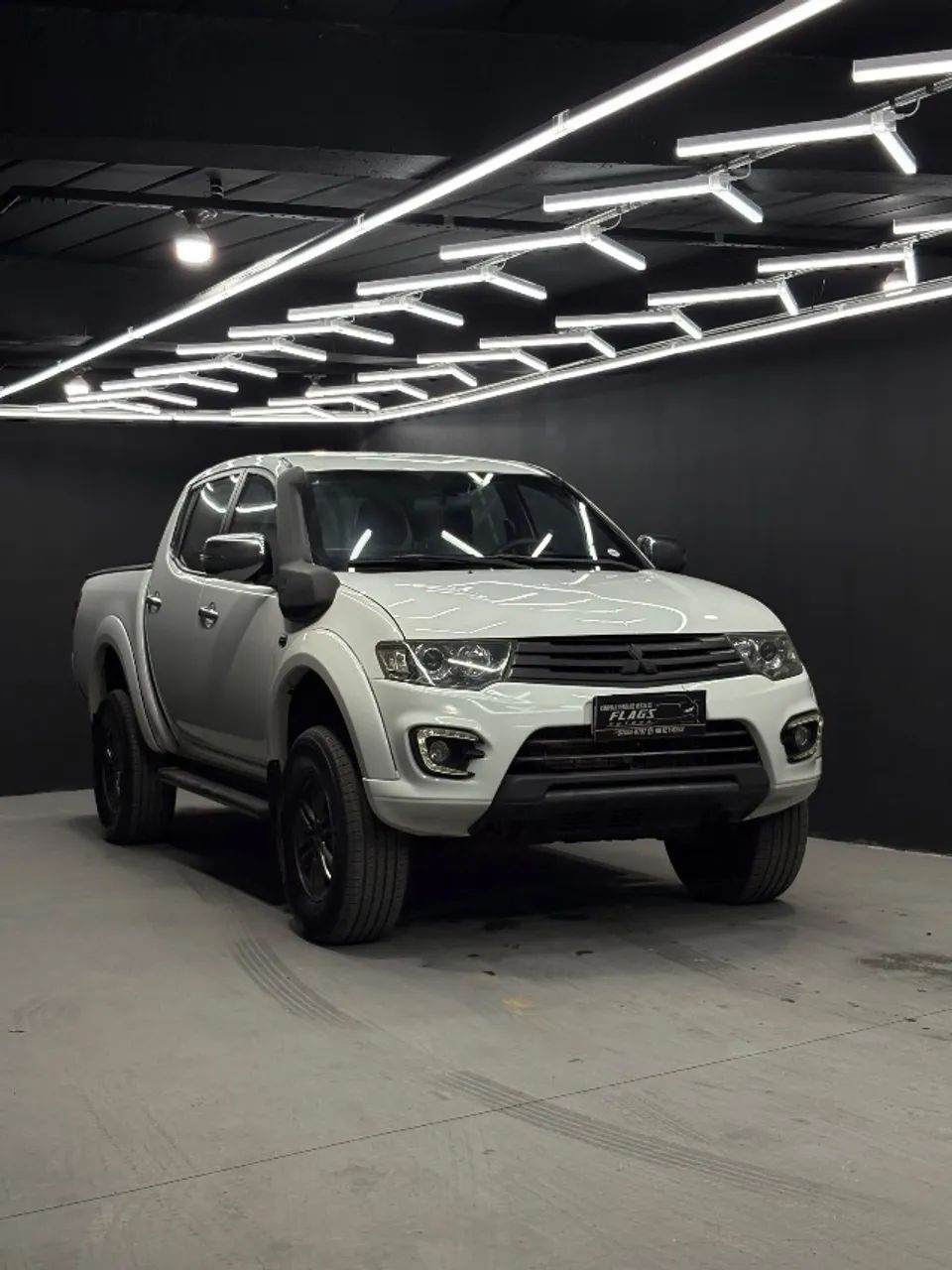 Mitsubishi L200 L200 Triton HPE 3.2 CD TB Int.Diesel Aut 2016