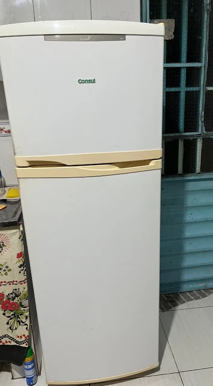 Vendo Geladeira 