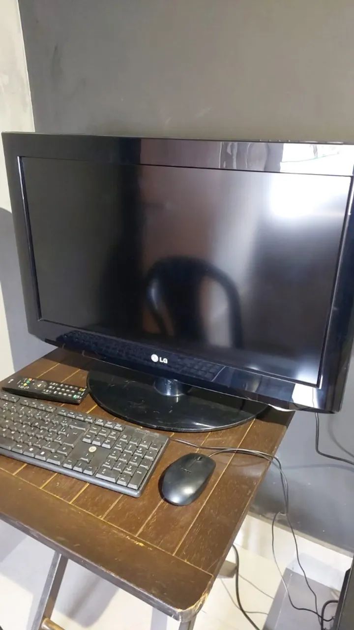 TV LG 26" LCD (não é smart)