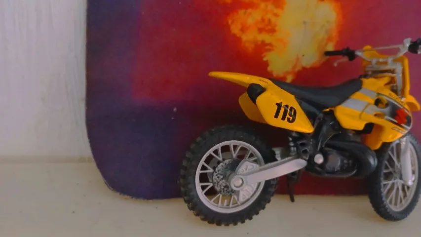 miniatura MOTO SUZUKI RM 250 AMARELA 119 - Foto 6