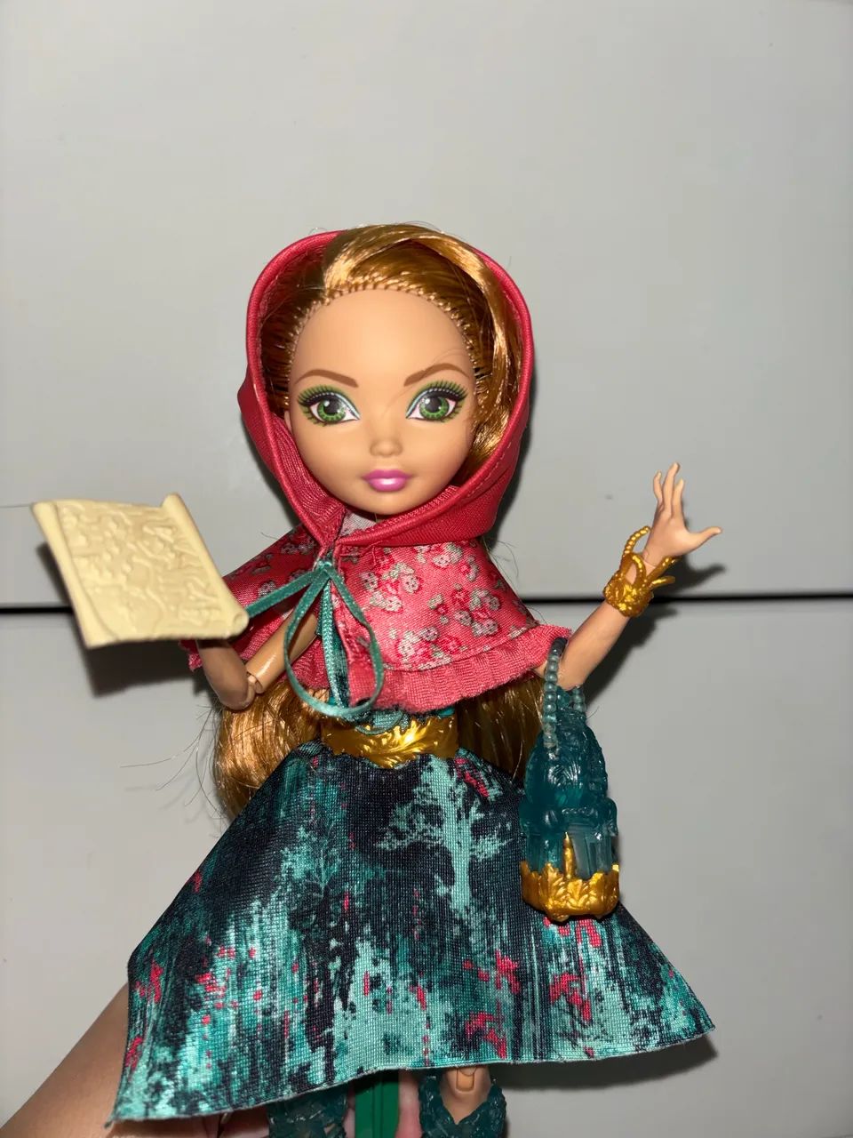 Boneca Ever After High Ella Through The Woods