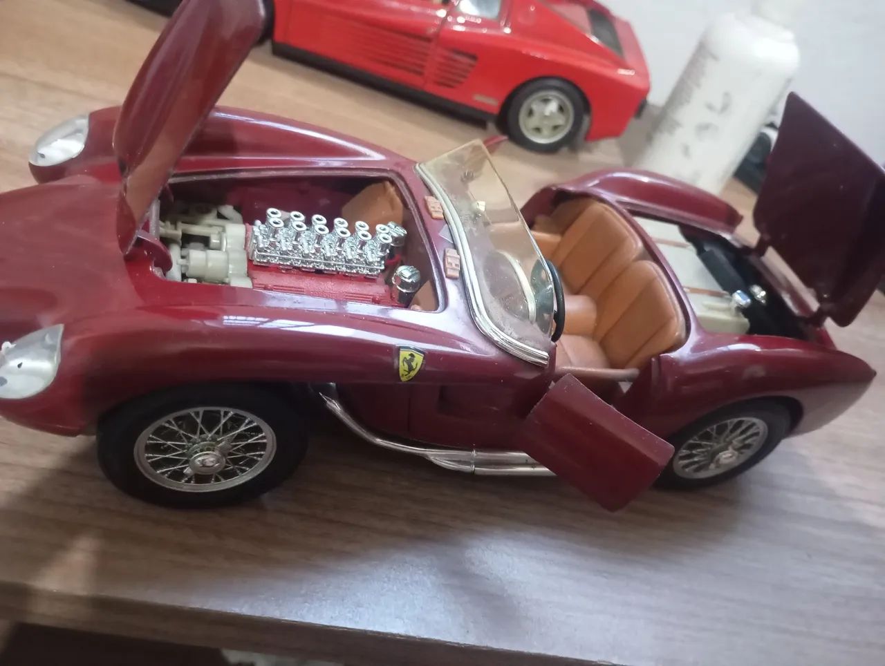 Carrinho miniatura Ferrari testa rossa 250 - Foto 3