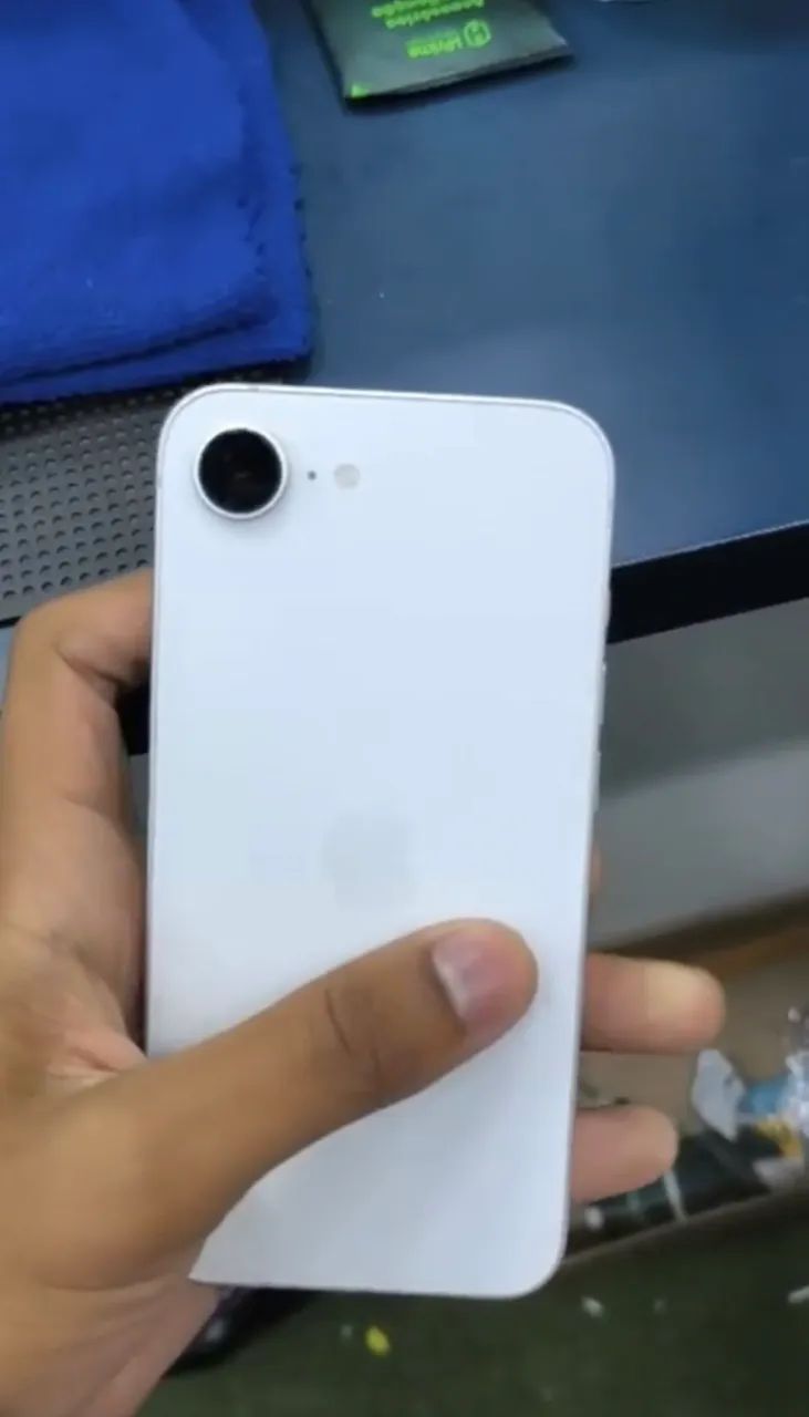 Vende-se celular, iPhone 16e