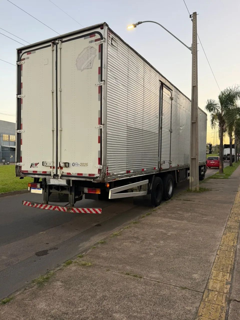 Atego 2425 2012 baú 12 metros  - Foto 5