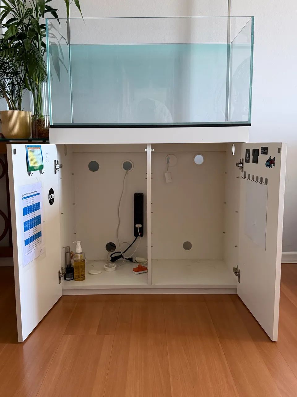 Vendo aquário Extra clear + móvel próprio p/ aquário, com suporte p/ luminária - Foto 4