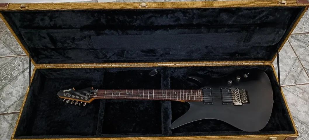 Guitarra Schecter Revenge-FR