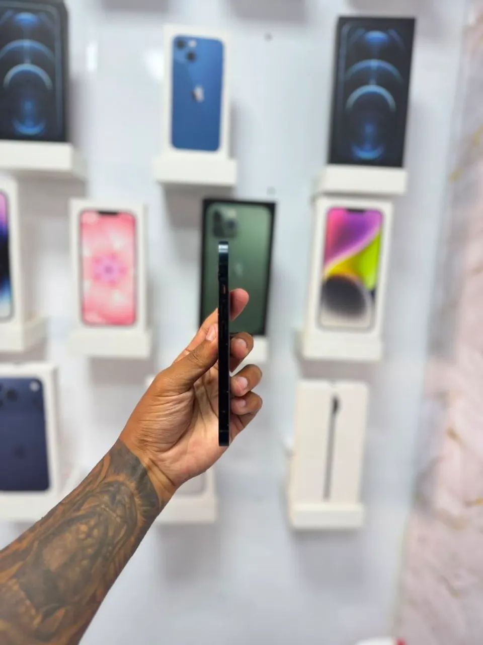 IPHONE 13 128GB<br>R$ 2.099<br>PROMOÇÃO - Foto 3