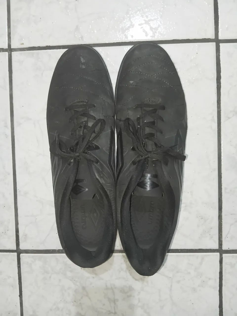 Chuteira umbro society TAM. 45, Poquissima marca de uso!!! - Foto 2