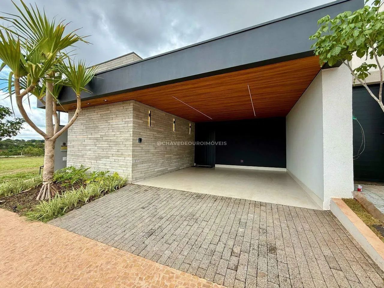 Casa no Ayat II com 03 suítes e piscina aquecida