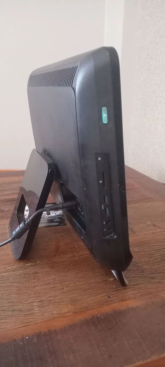 Desktop all in one HP com defeito na tela faço 100 se vier buscar
