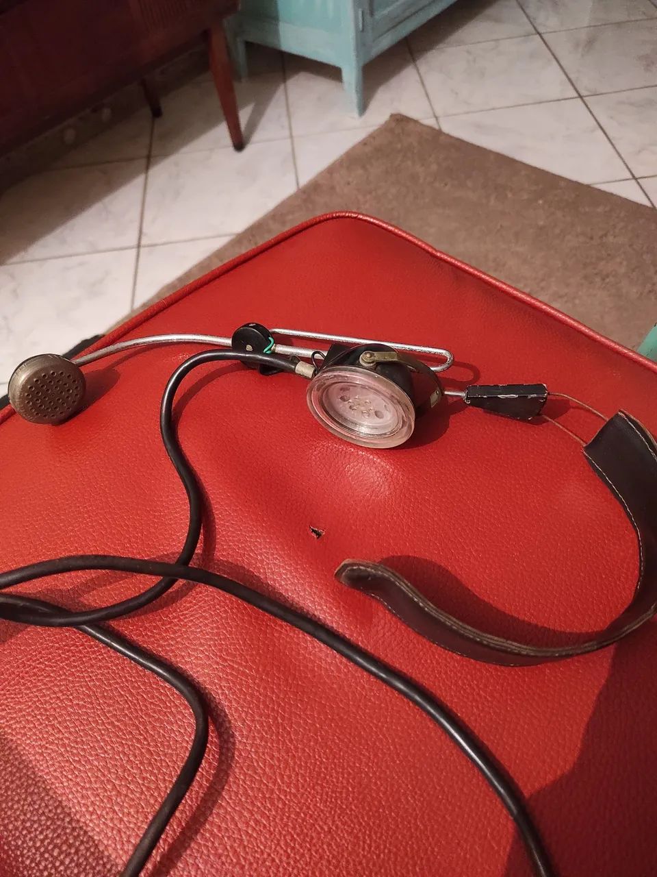 Fone de Ouvido Antigo: