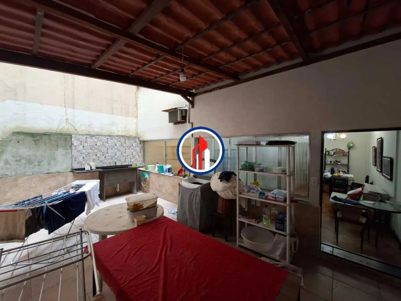2 QUARTOS COM ÁREA EXTERNA
