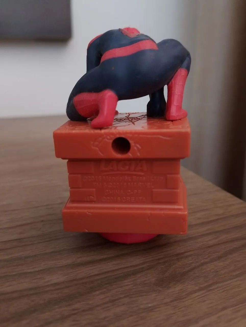 Boneco HOMEM-ARANHA Páscoa LACTA - Foto 4