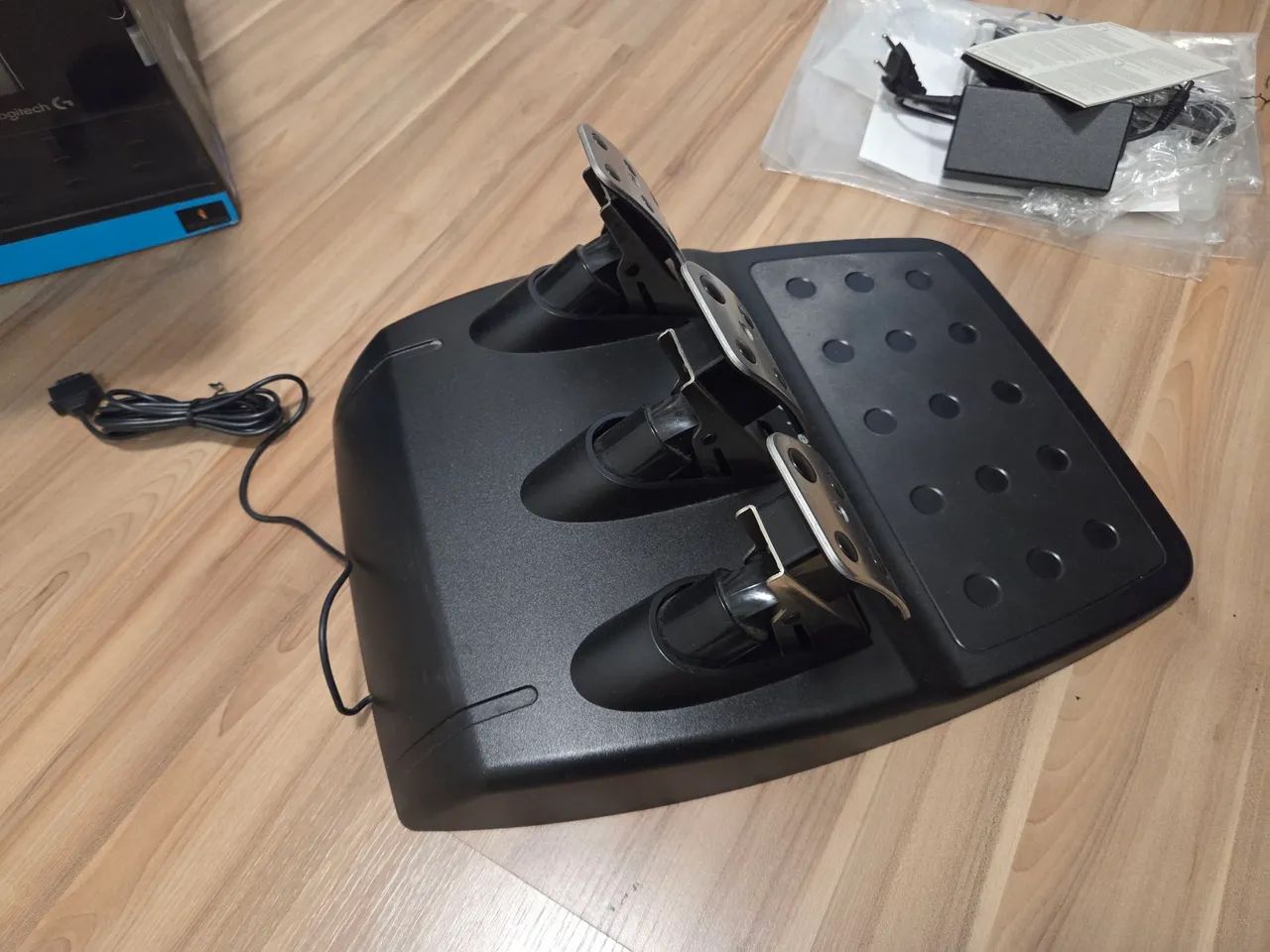 Volante G29 Logitech - Foto 4