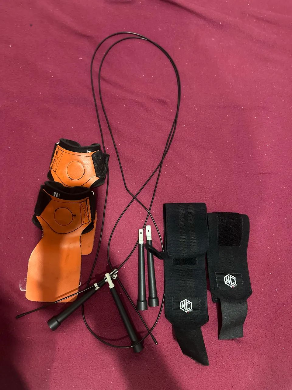 Kit de Crossfit proteção de punho e Grips e corda de pular. - Foto 3