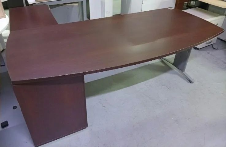 Mesa Modelo Diretor Para Escritório - Foto 3