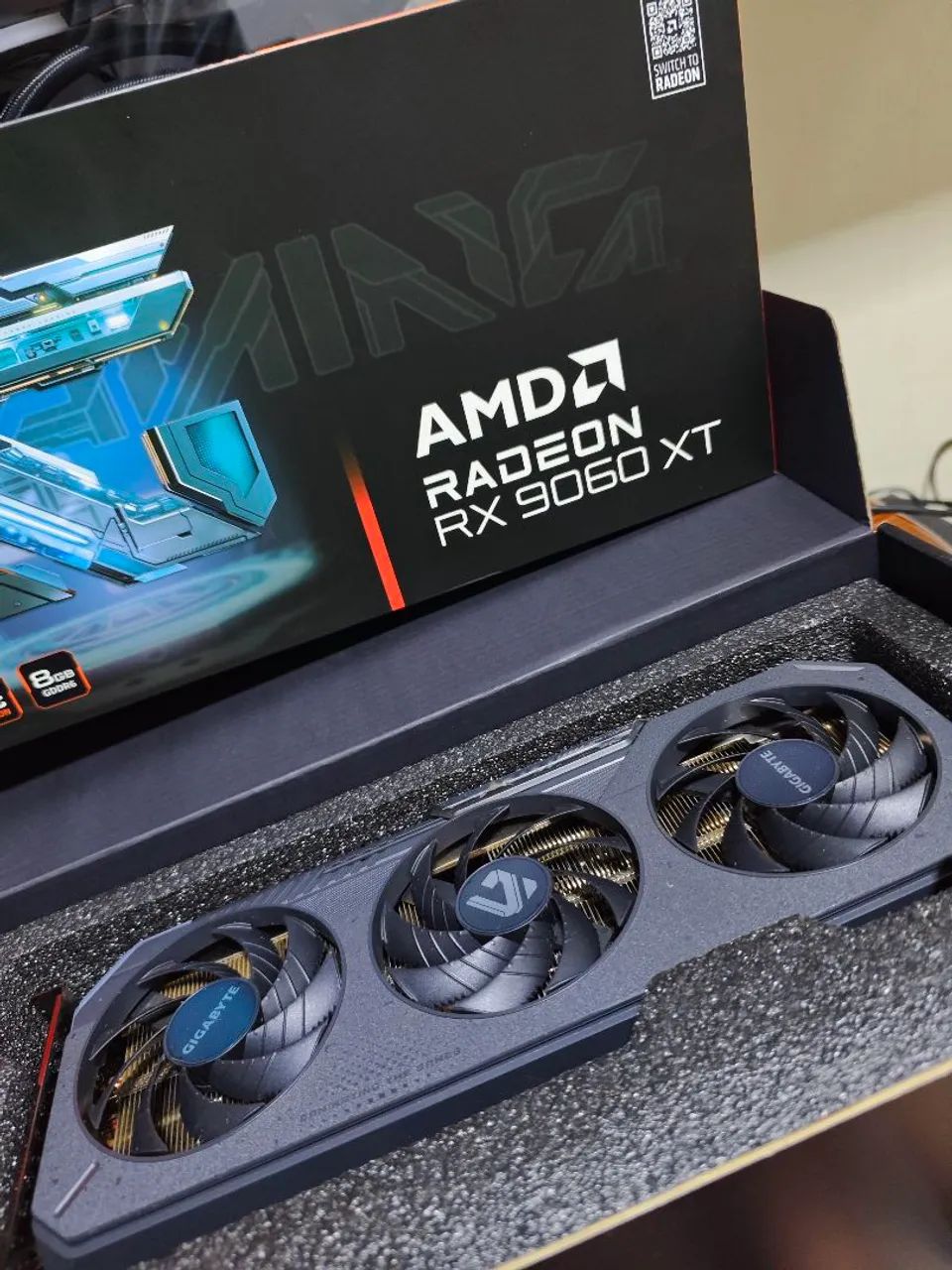 RX 9060 XT gaming Oc gigabyte com nf - Foto 3