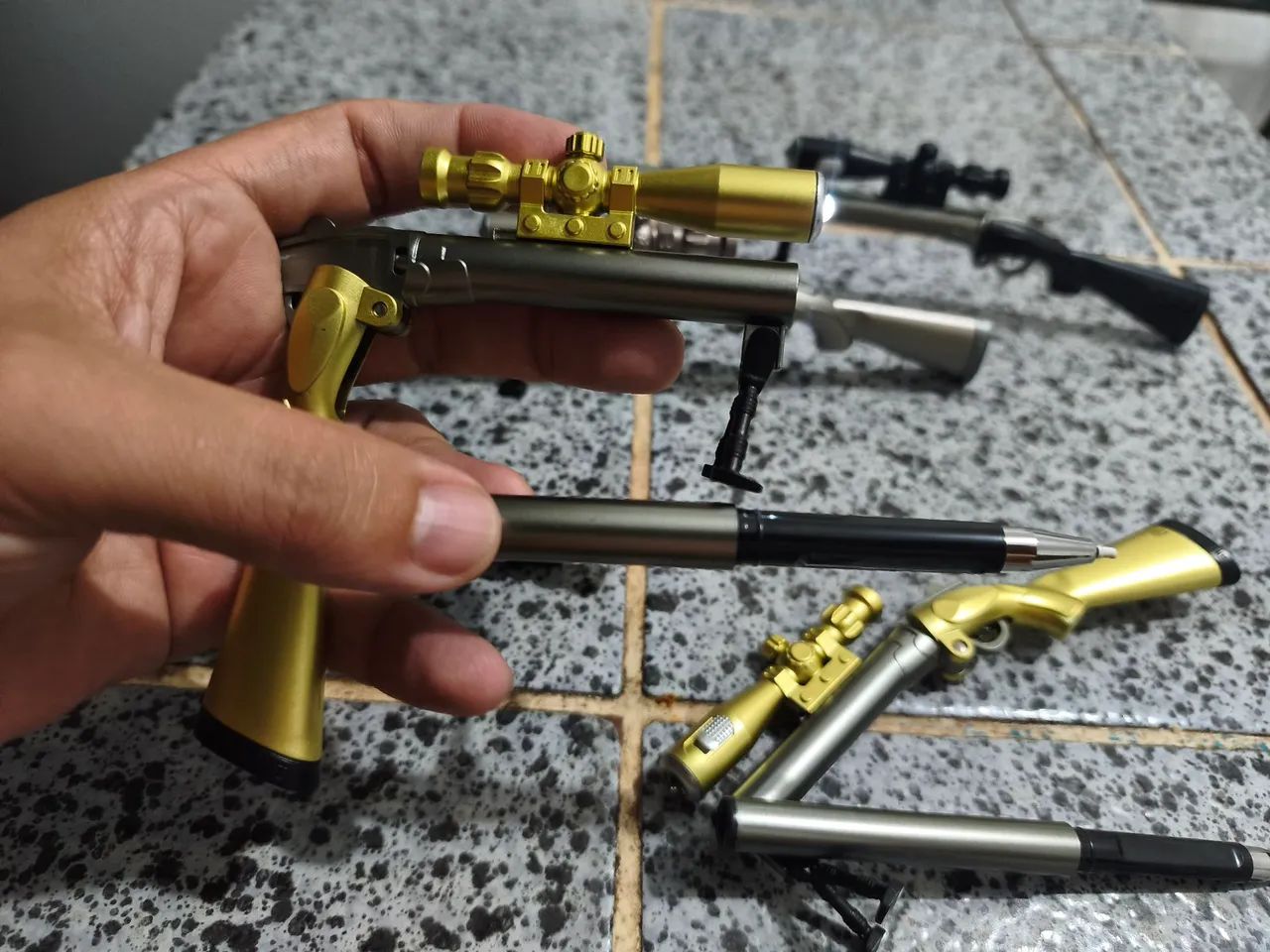 Caneta personalizada com lanterna  - Foto 4