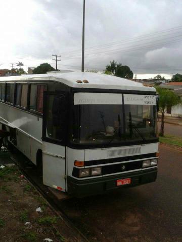 Vendo um ônibus Mercedes Benz motor 3.5 turbinado