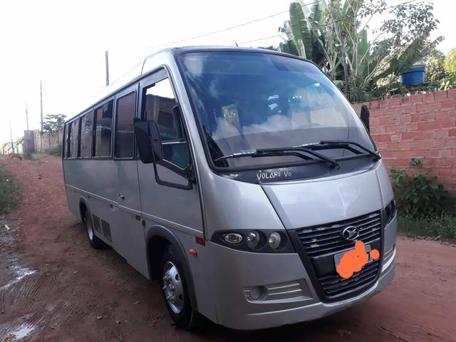Vendo um micro-ônibus 22 lugares - Foto 5