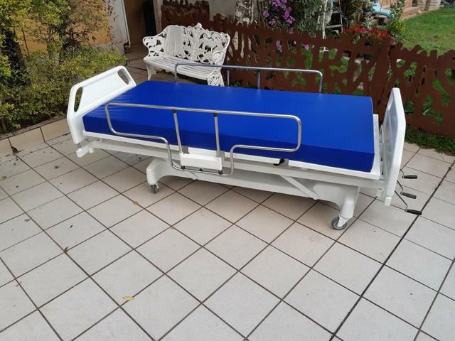 Cama hospitalar 3 manivelas com eleva de altura